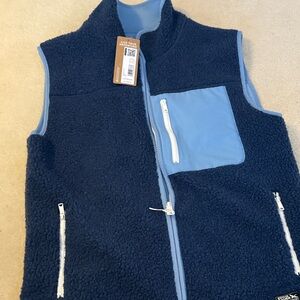 Eddie Bauer Women’s Small New Navy and Light Blue Shearling Fleece Vest.